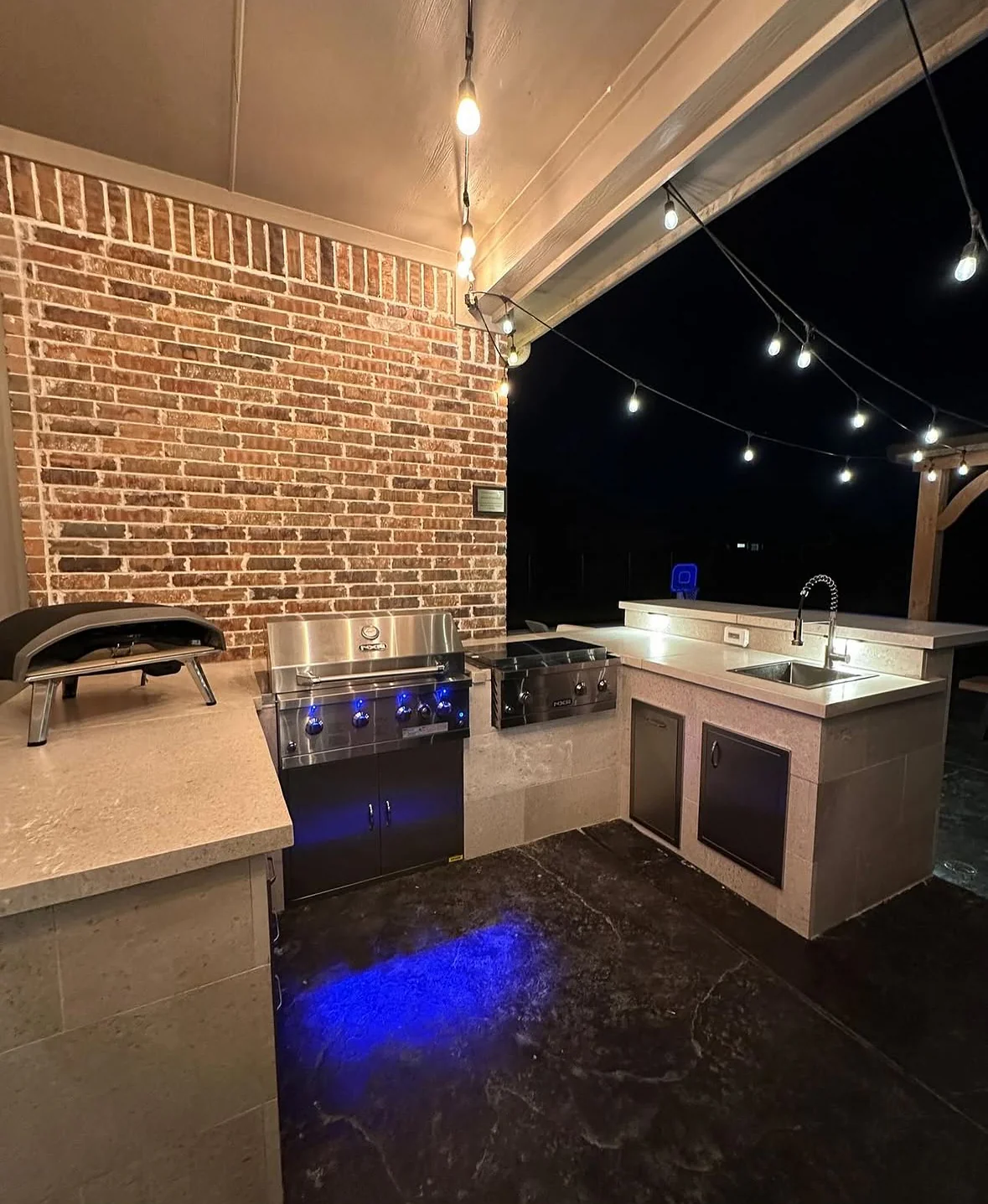 Natural stone paver pattern